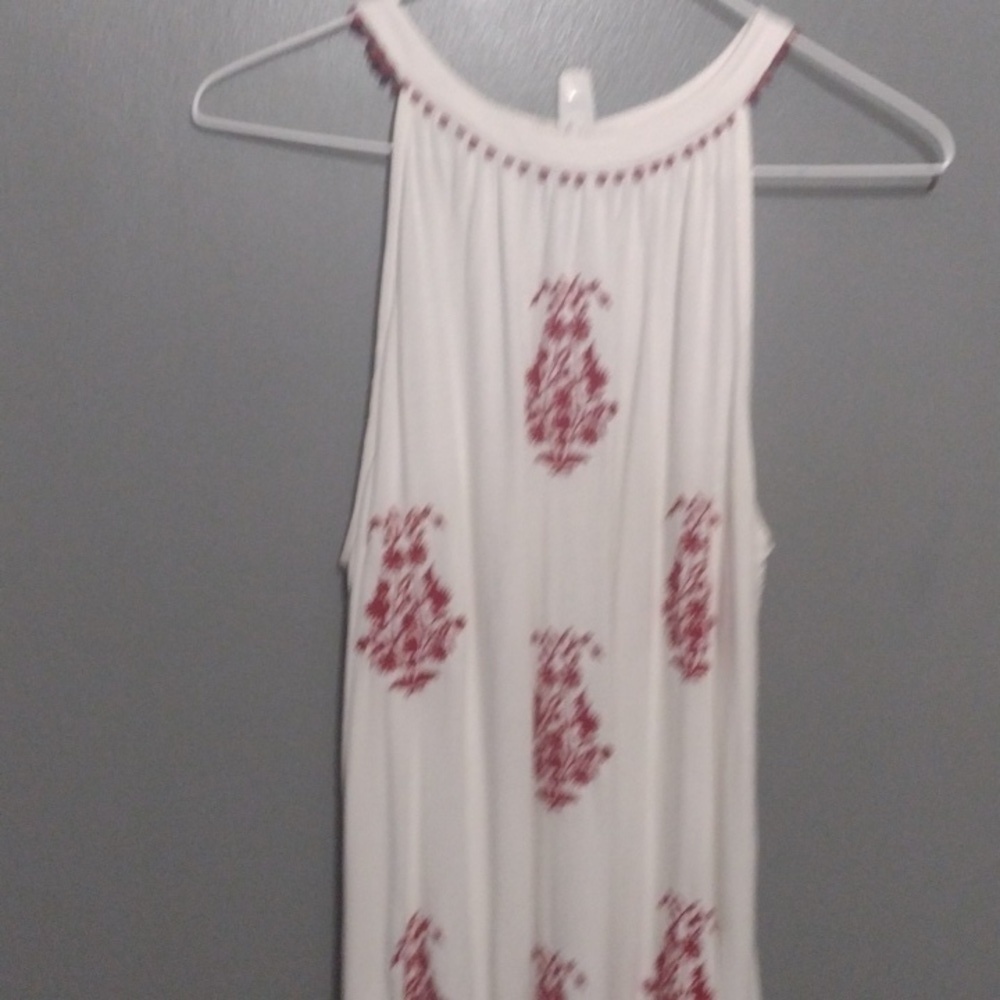 LOFT White Top w/ Red Embroidered Detail size medium